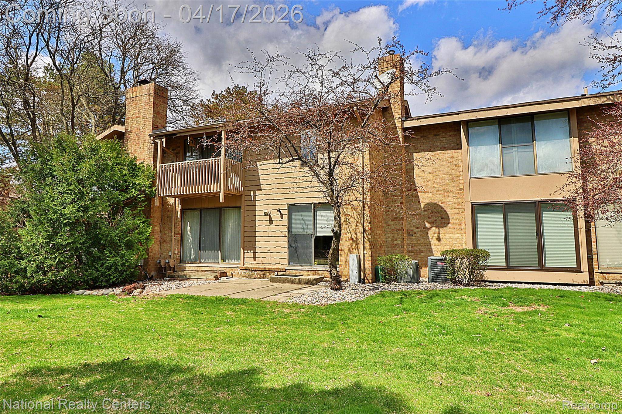 7309 Creek View CIR, West Bloomfield Charter Township, MI 48322