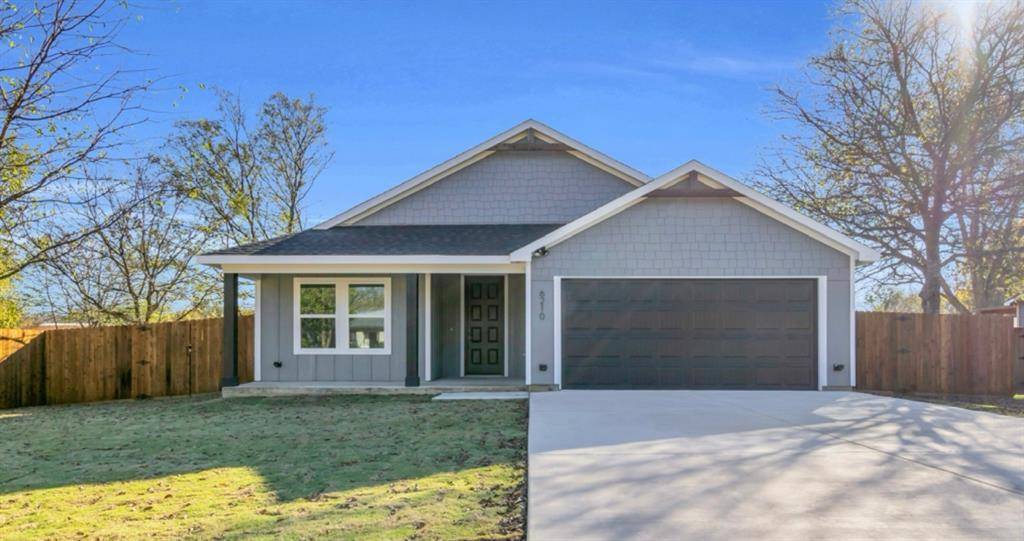 6210 Mesquite Tree Street, Alvarado, TX 76009