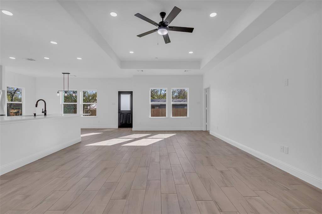 6210 Mesquite Tree Street, Alvarado, TX 76009