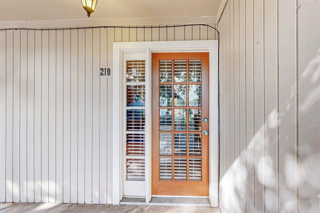 5220 Fleetwood Oaks Avenue #210, Dallas, TX 75235