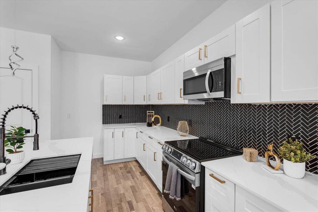 1323 S Montgomery Street, Sherman, TX 75090