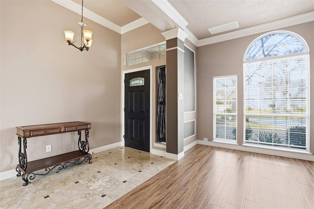 2221 Templeton Drive, Arlington, TX 76006