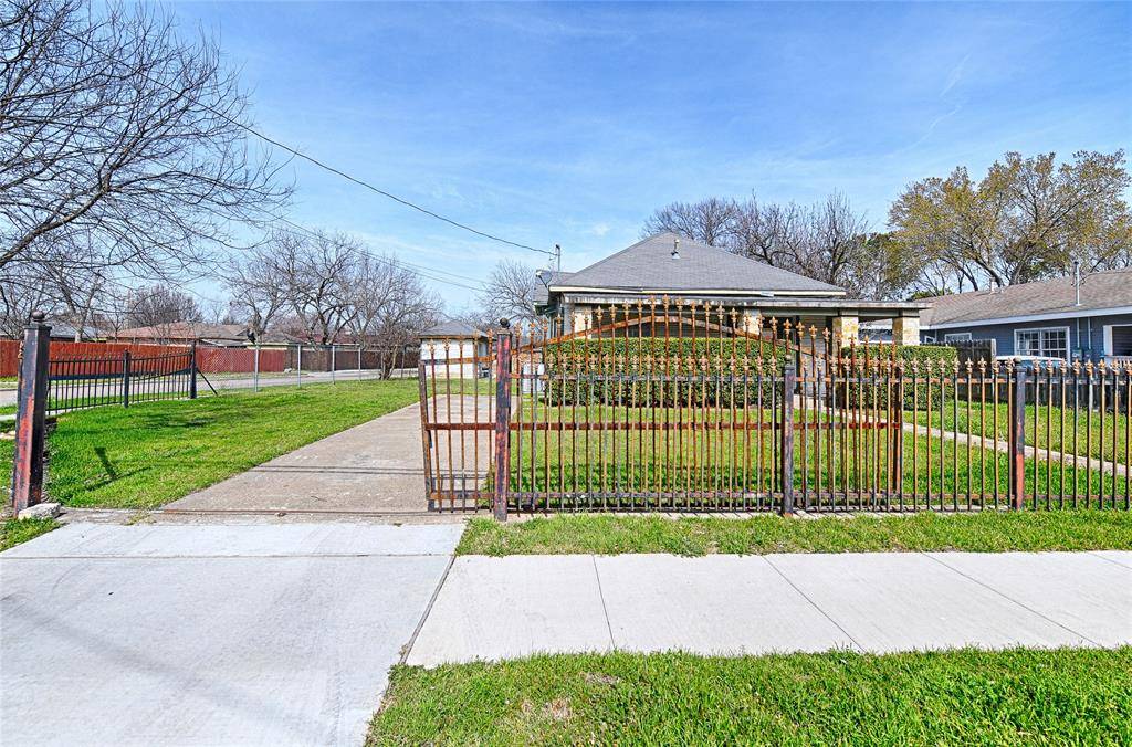 2457 Glenfield Avenue, Dallas, TX 75233