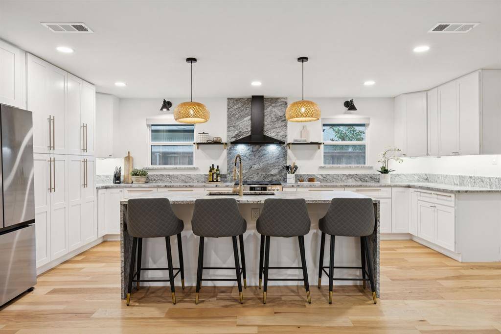 10548 Marquis Lane, Dallas, TX 75229