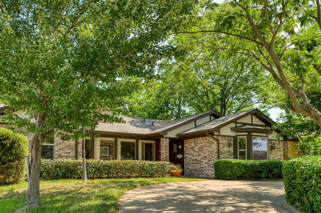 1104 Forest Ridge Drive, Bedford, TX 76022