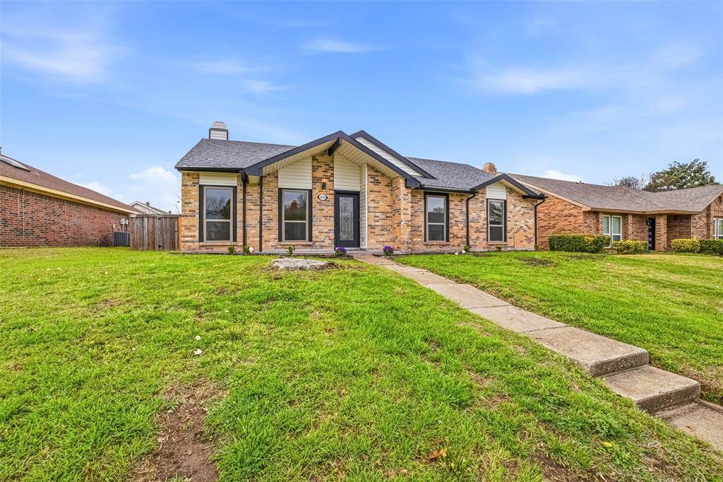 2929 Kingswood Drive, Garland, TX 75040