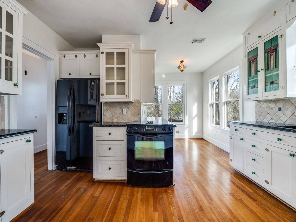 6931 Lindsley Avenue, Dallas, TX 75223