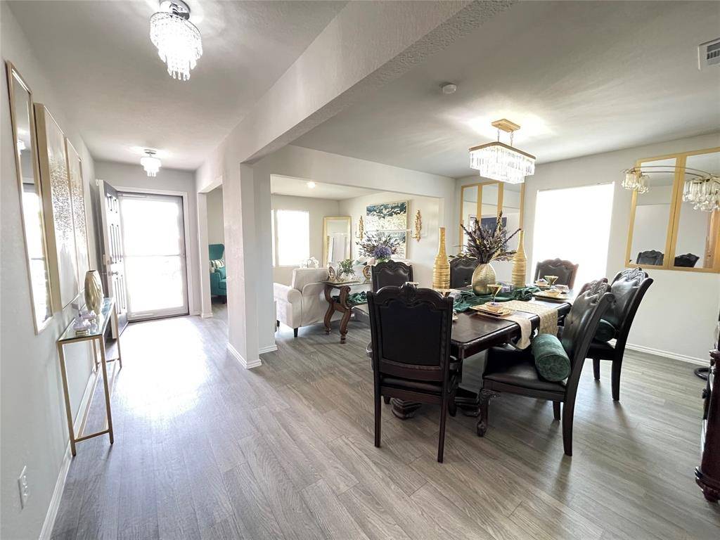 408 Parker Oaks Drive, Chandler, TX 75758