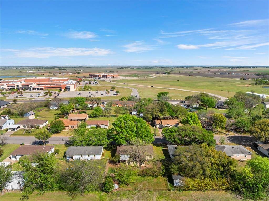 901 N Main Street, West, TX 76691