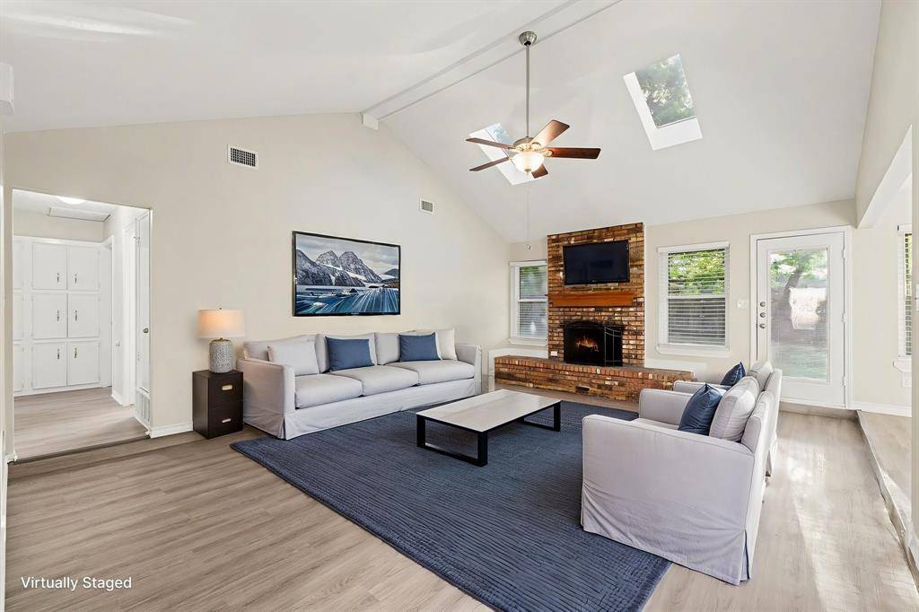 4900 Ridgeline Drive, Arlington, TX 76017