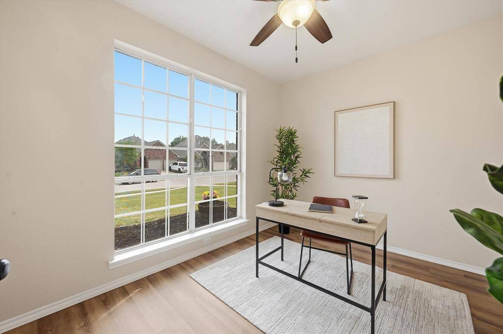 1607 Fairway Vista Drive, Corinth, TX 76210