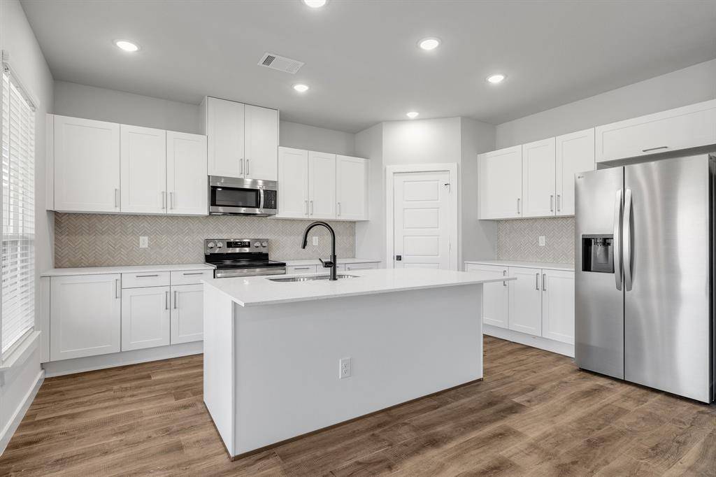 6648-6650 Florence Drive, Midlothian, TX 76065