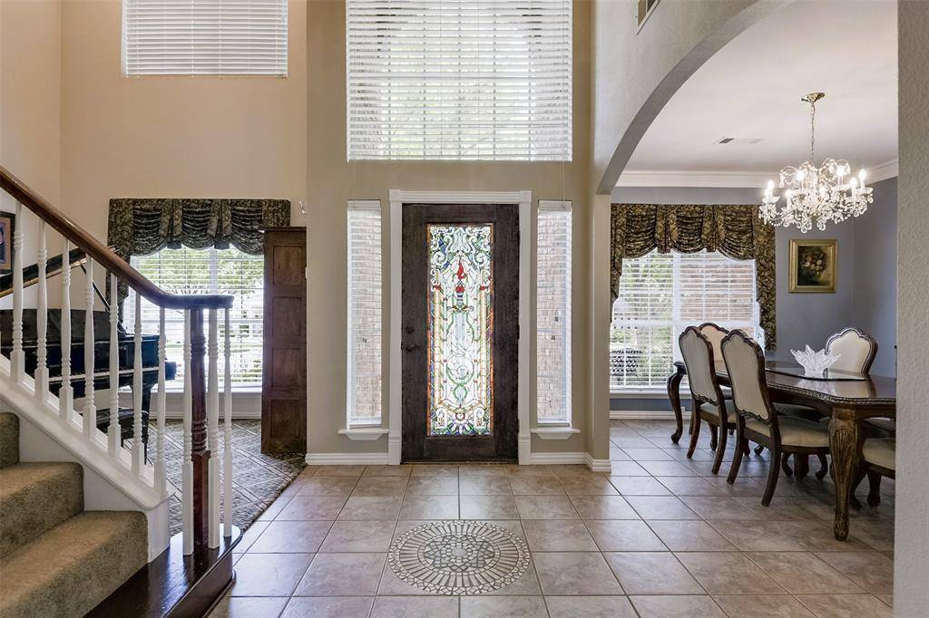 2802 Park Run Drive, Arlington, TX 76016