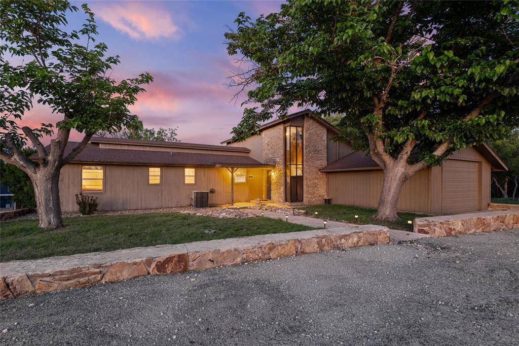 691 County Road 611, Brownwood, TX 76801