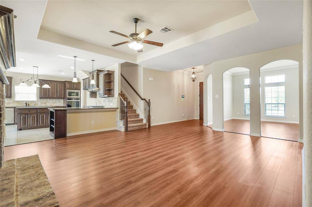 253 Cattlemans Trail, Saginaw, TX 76131