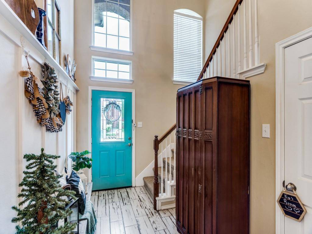 6811 Shore Breeze Court, Arlington, TX 76016