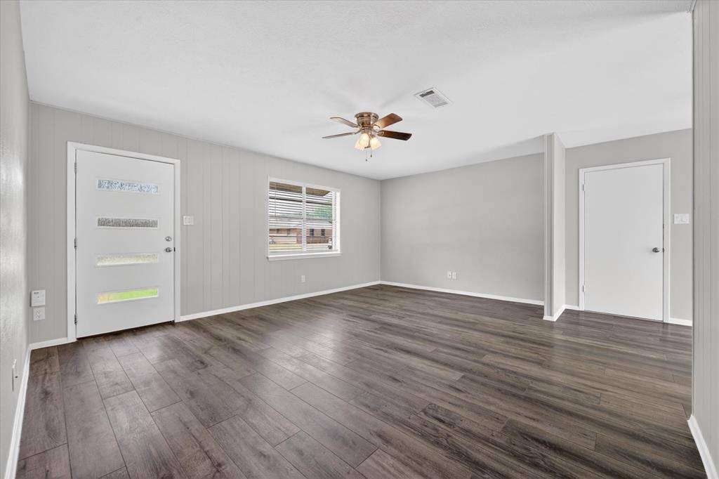 205 Wayne Drive, Sanger, TX 76266