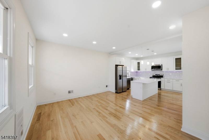 450 Highland Ave, Passaic City, NJ 07055