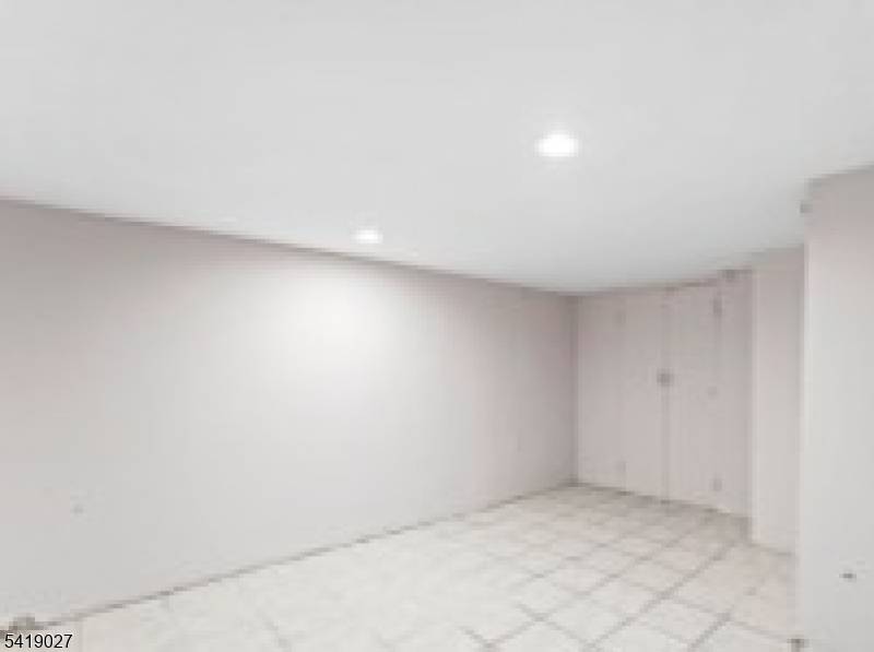 339 Paxton St, Paterson City, NJ 07503