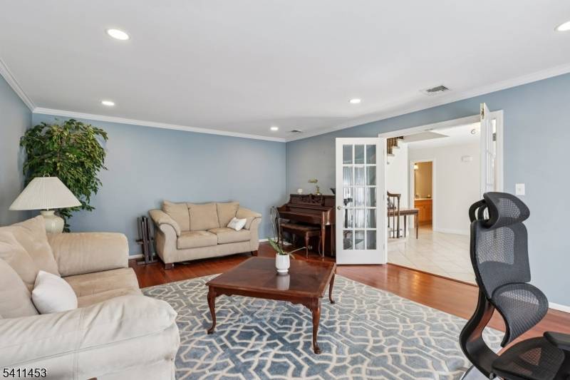 24 Manor Ln, Parsippany-troy Hills Twp., NJ 07950