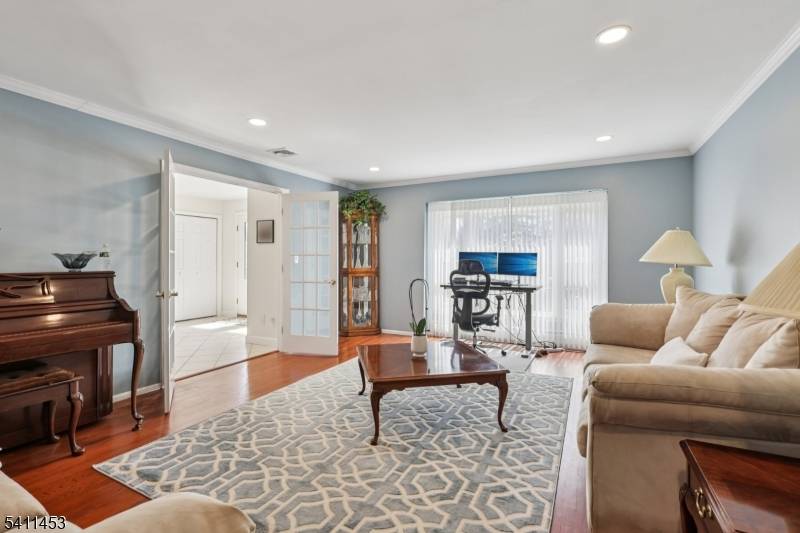 24 Manor Ln, Parsippany-troy Hills Twp., NJ 07950