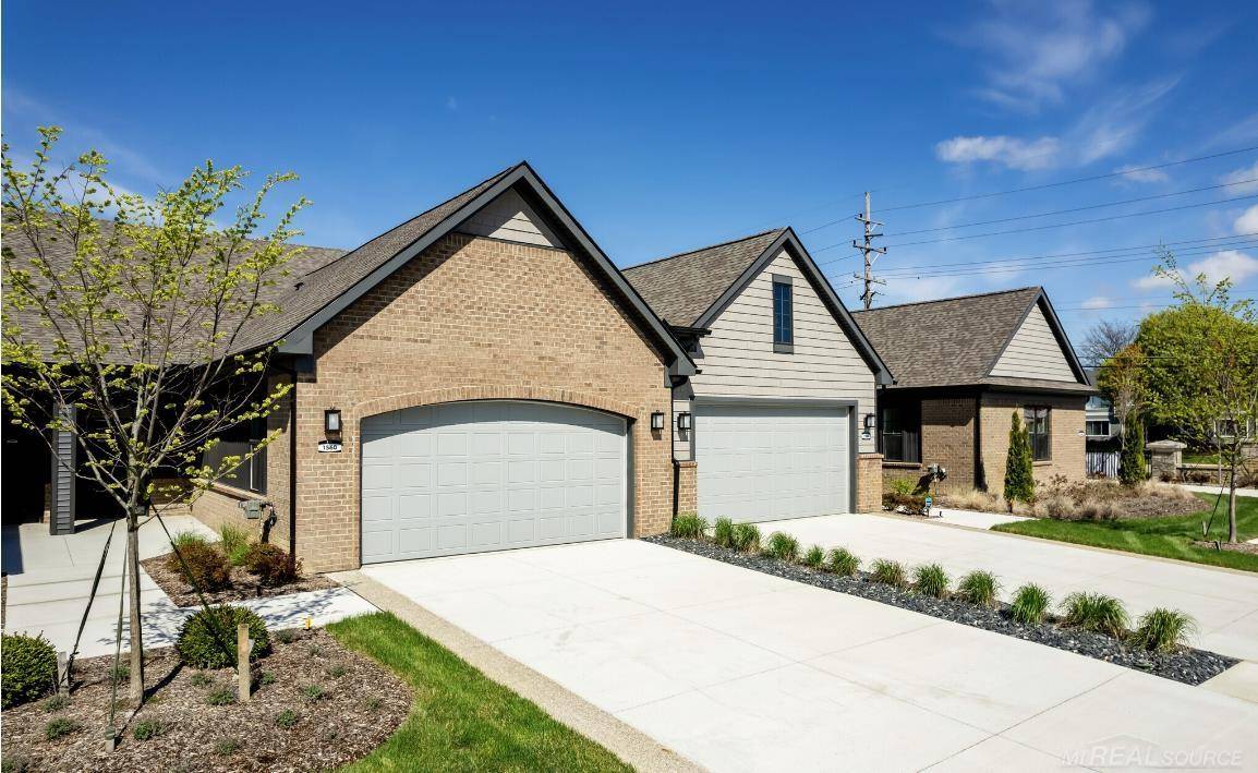 923 Heritage DR, Bloomfield Hills, MI 48304