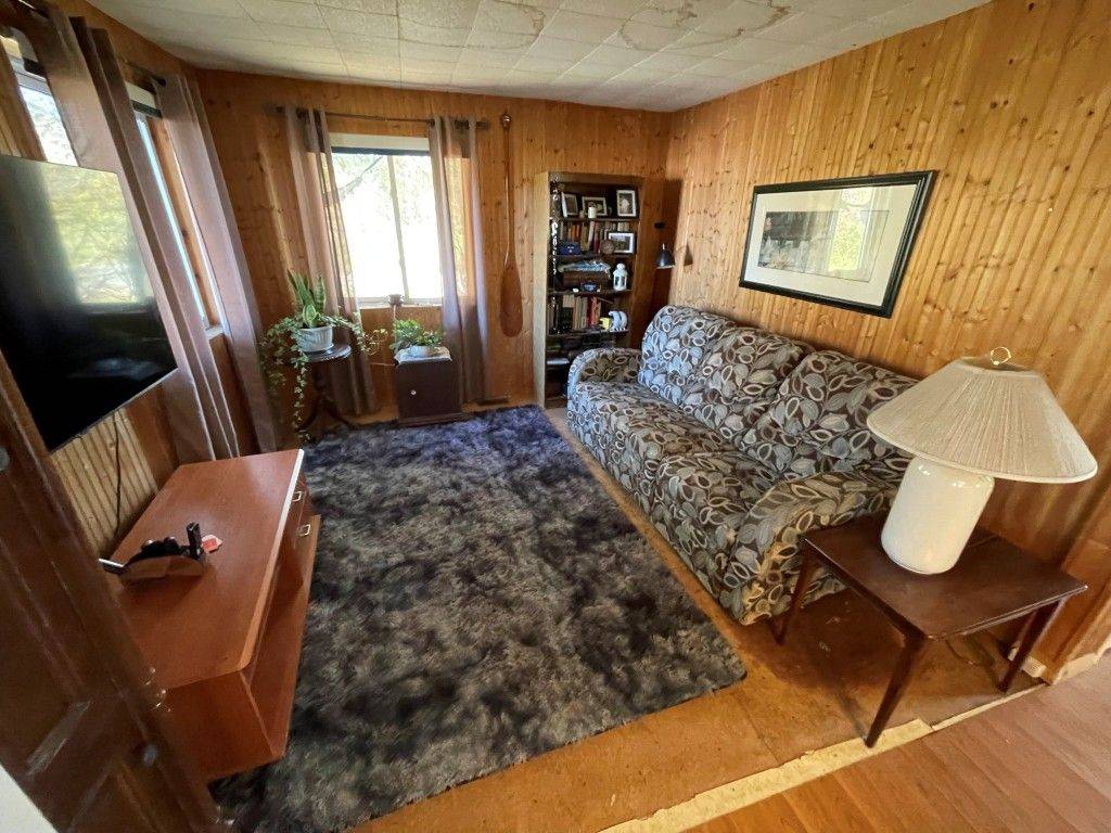 6 Champlain ST, French River, ON P0M 2N0