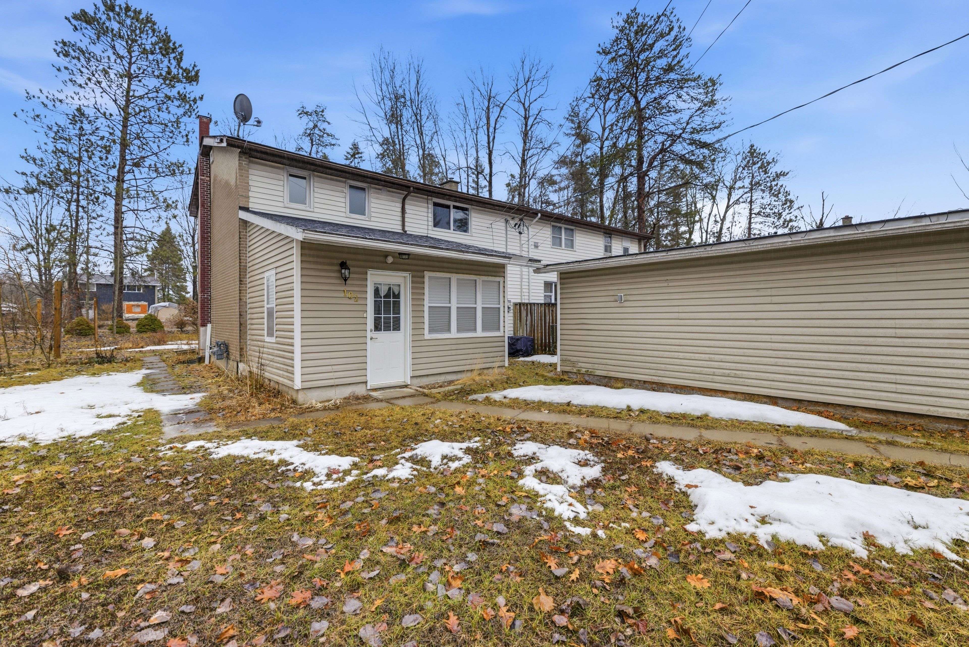 102 Birch ST, Deep River, ON K0J 1P0