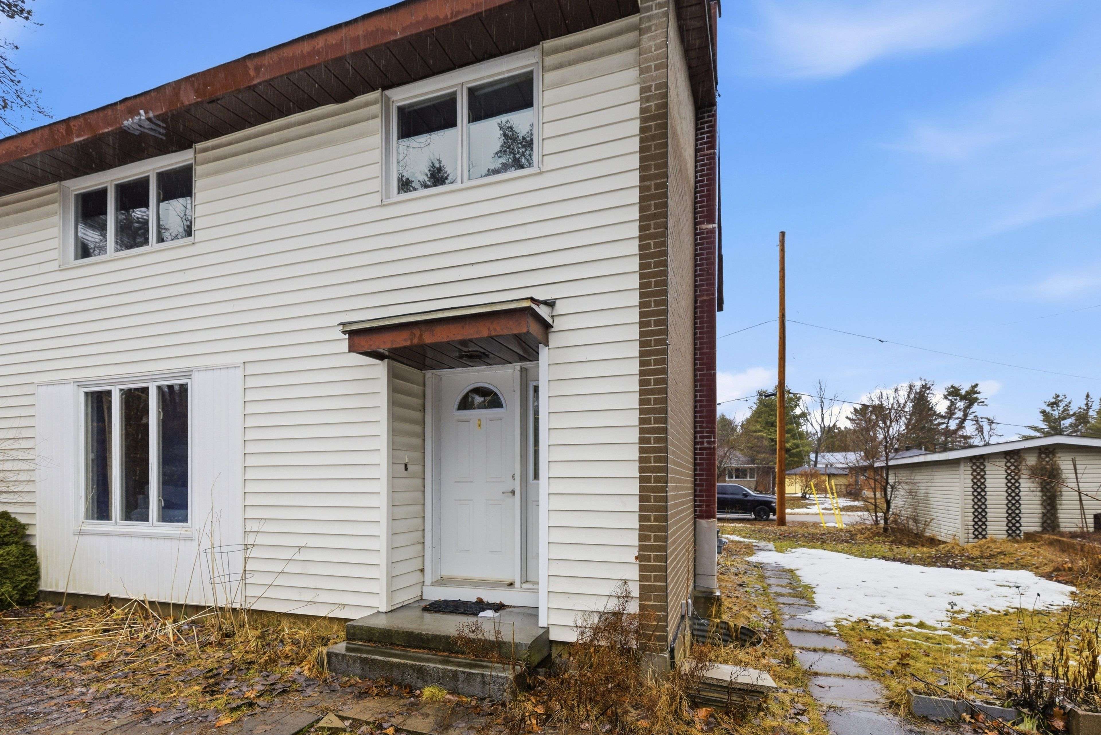 102 Birch ST, Deep River, ON K0J 1P0