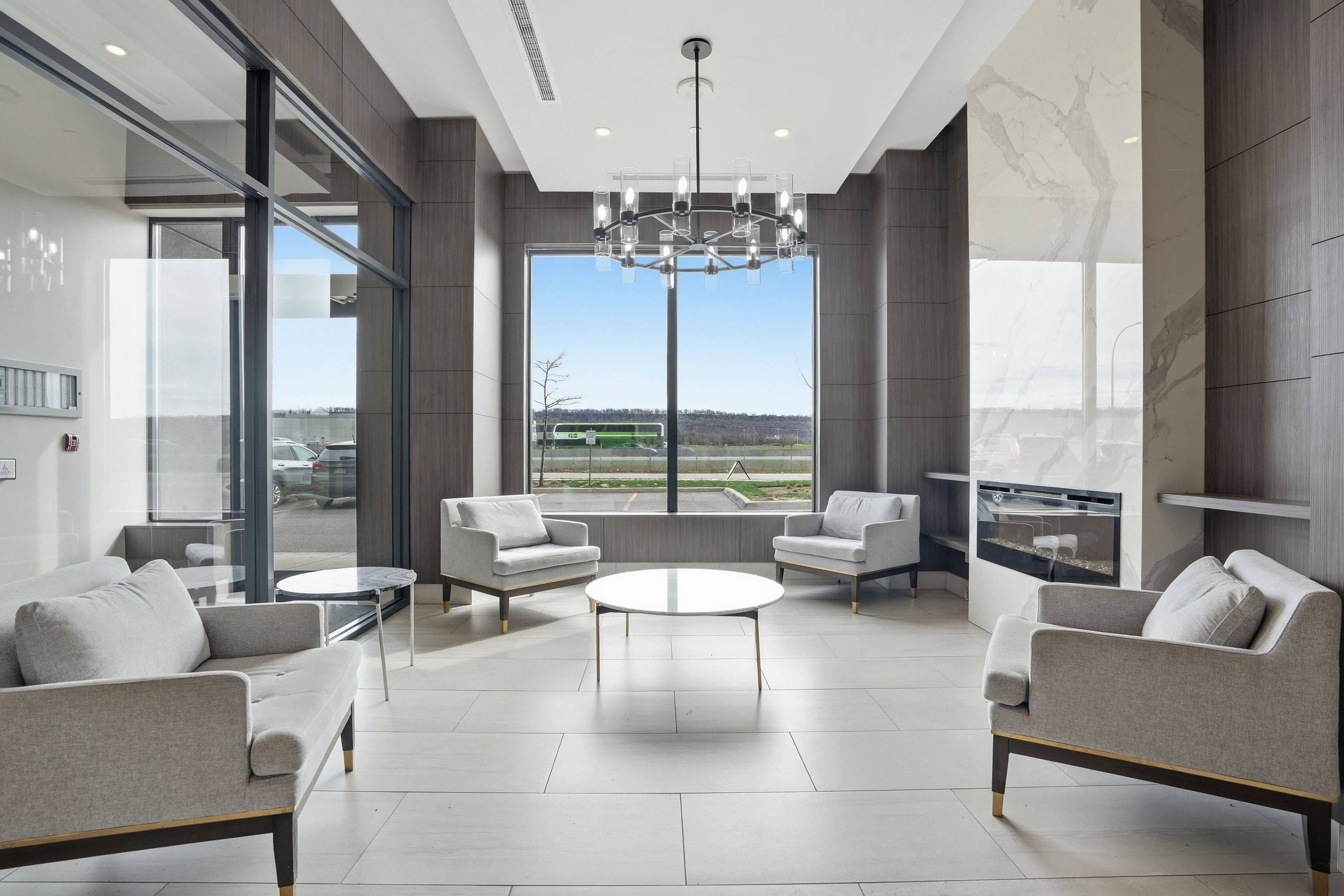 550 NORTH SERVICE RD #1504, Grimsby, ON L3M 0H9