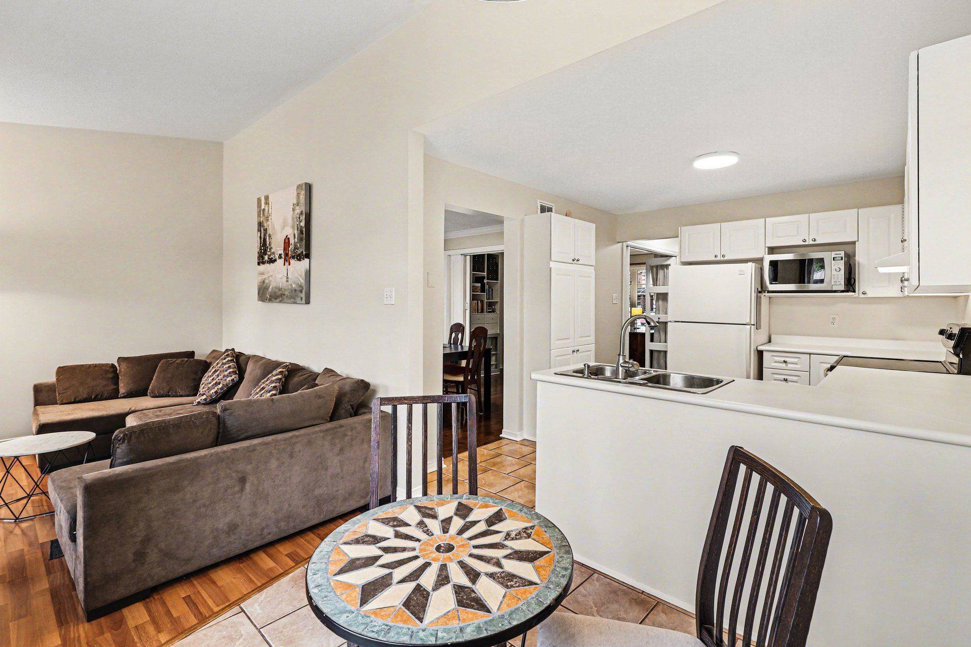897 Paradise CRES, Orleans - Cumberland And Area, ON K4A 3S5