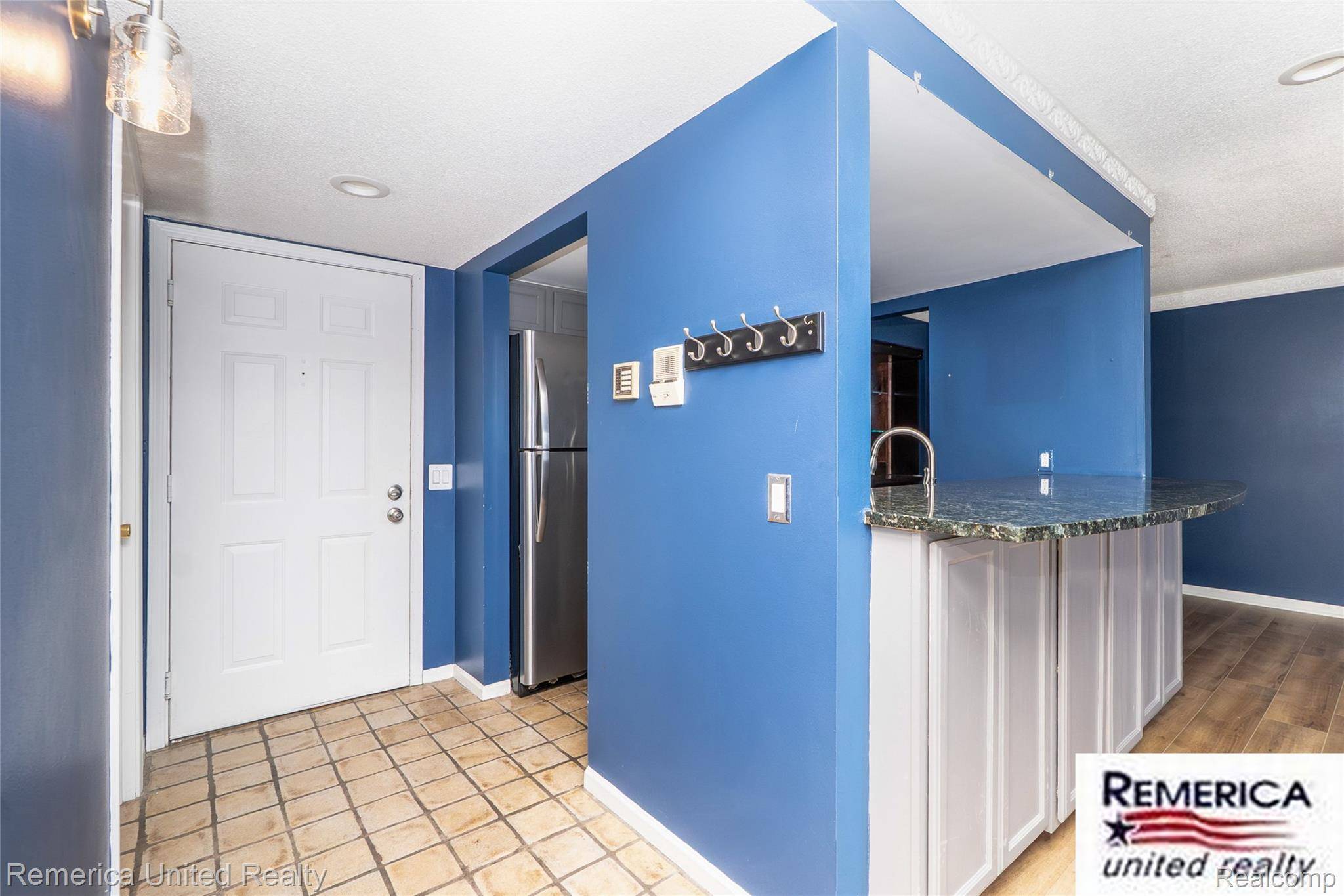 3553 Port Cove DR #36, Waterford Charter Township, MI 48328