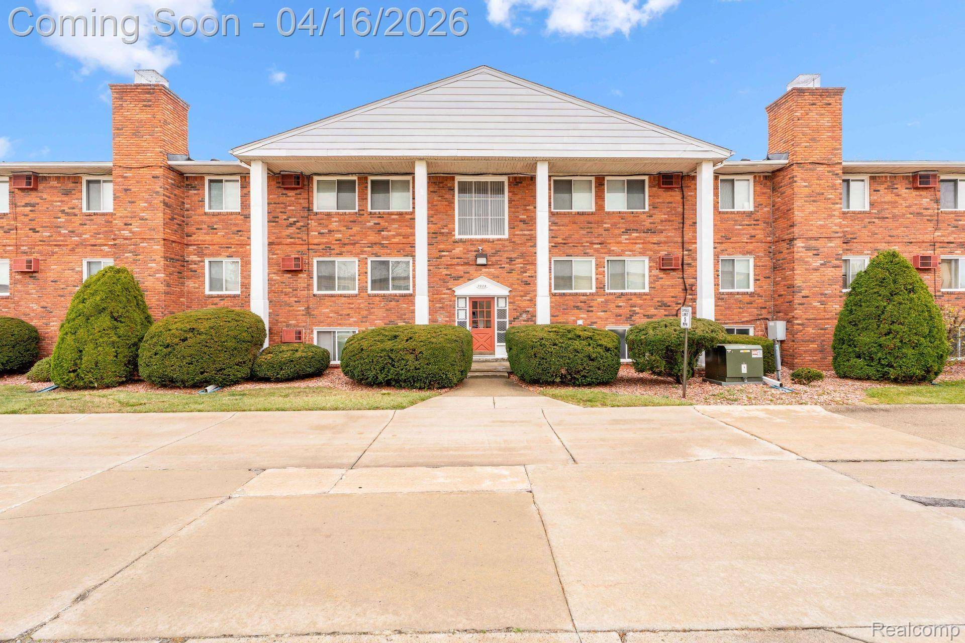 7215 Lathers ST #7215-12, Westland, MI 48185