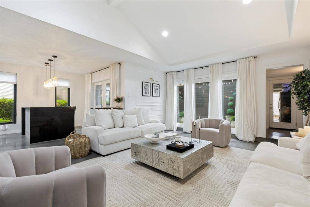 6332 Southpoint Drive, Dallas, TX 75248