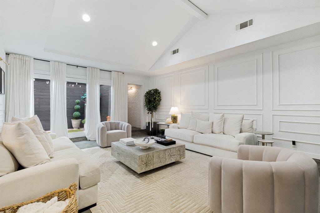 6332 Southpoint Drive, Dallas, TX 75248