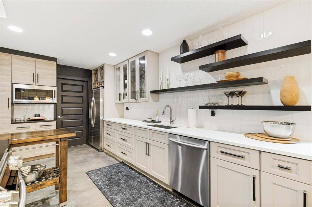 6332 Southpoint Drive, Dallas, TX 75248