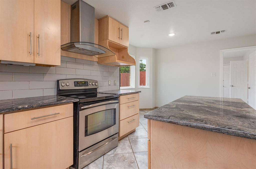 3961 Joe Wilson Road, Midlothian, TX 76065