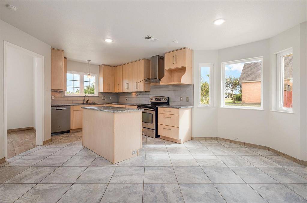 3961 Joe Wilson Road, Midlothian, TX 76065