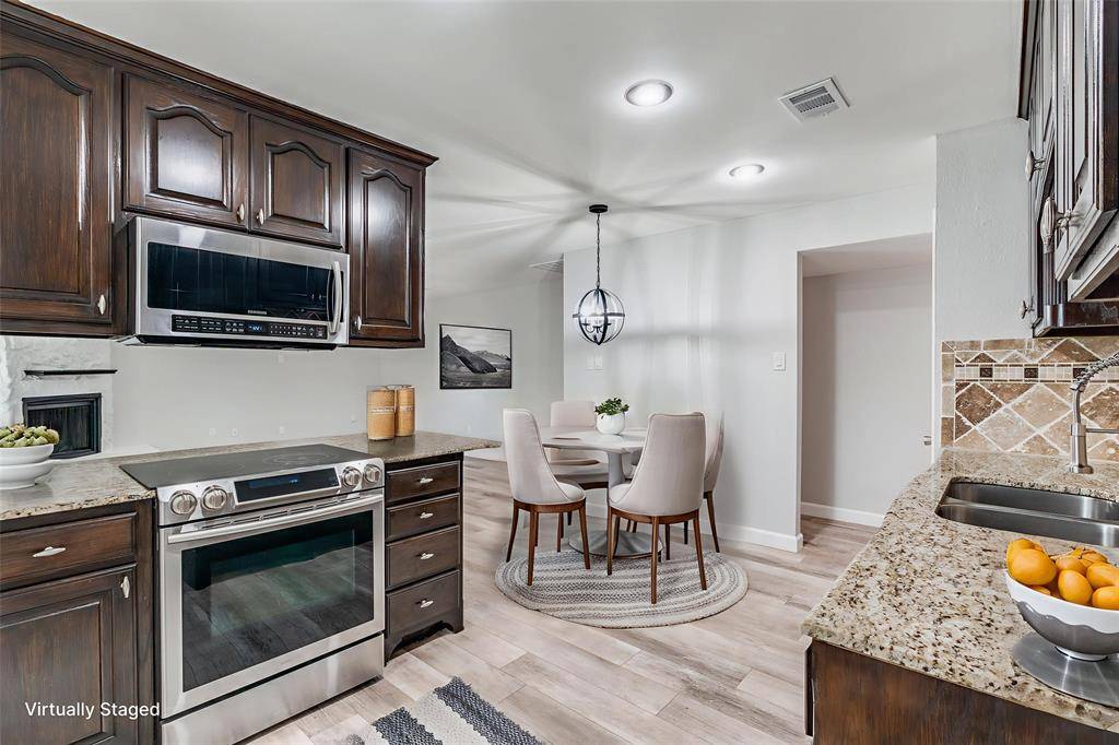 210 Blair Lane, Arlington, TX 76014