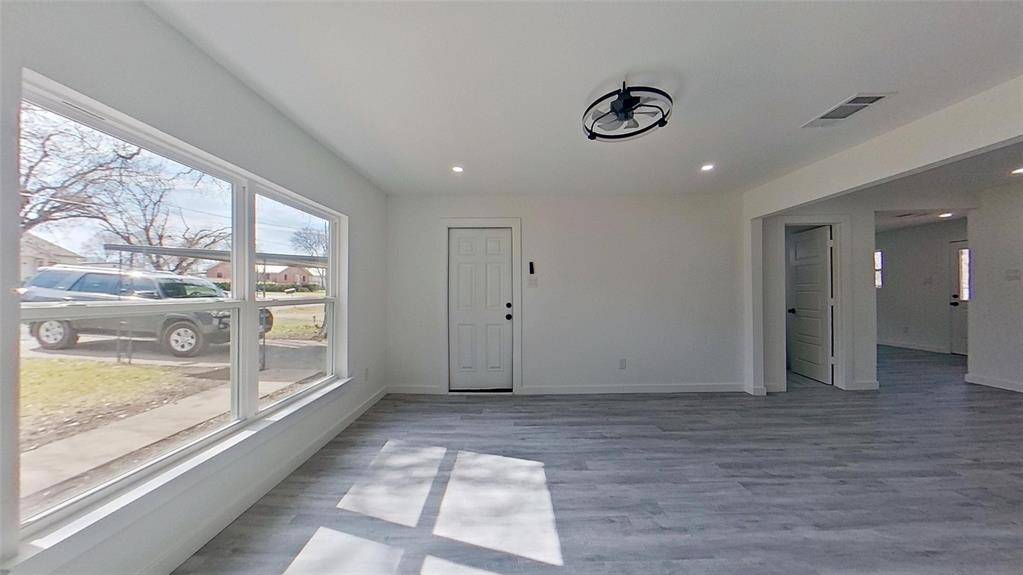 7724 Longfield Drive, White Settlement, TX 76108