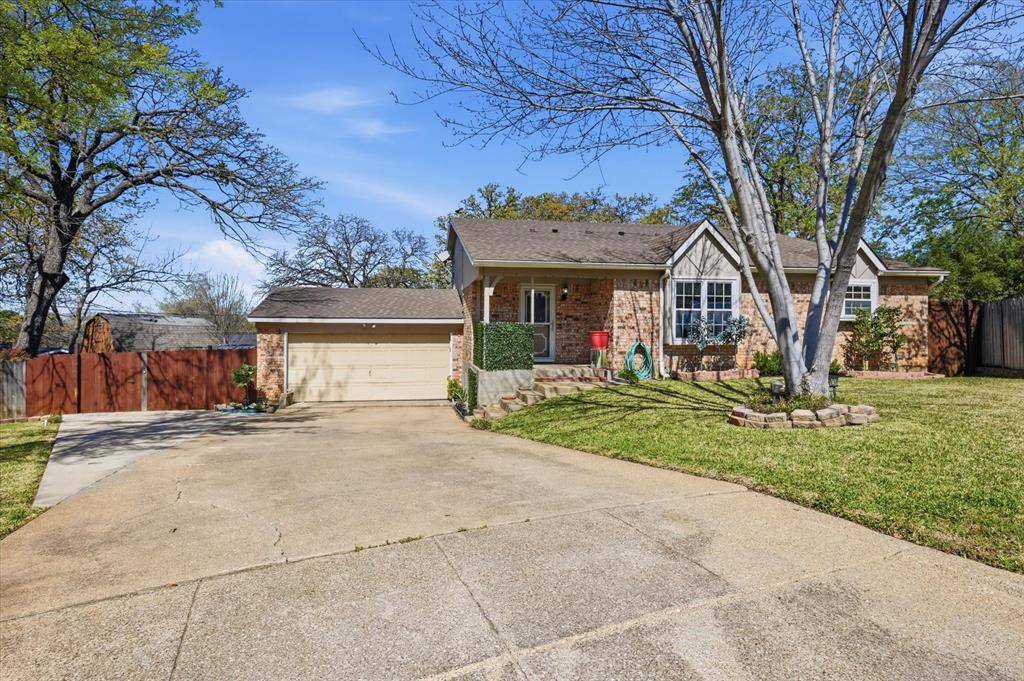 4900 Sagebrush Court, Arlington, TX 76017