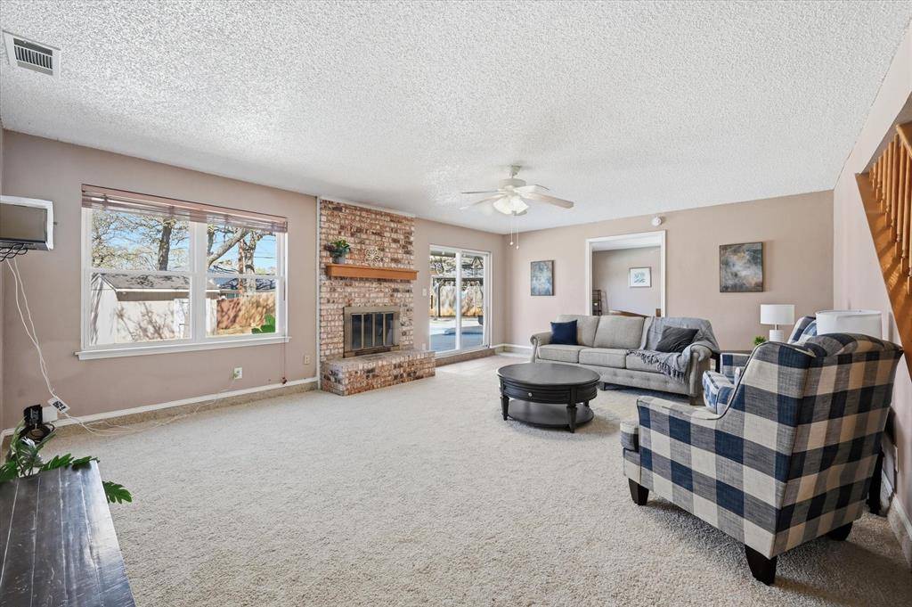 4900 Sagebrush Court, Arlington, TX 76017