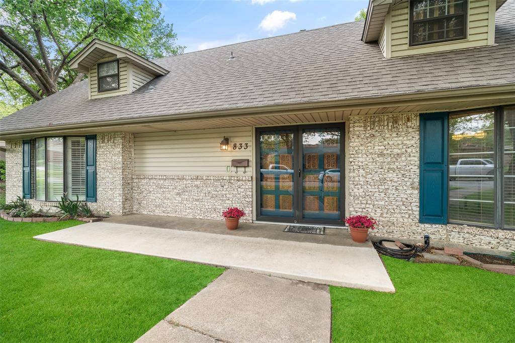 833 Ray Andra Drive, Desoto, TX 75115