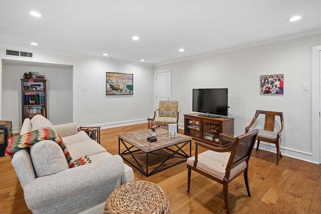 6238 Bandera Avenue #A, Dallas, TX 75225