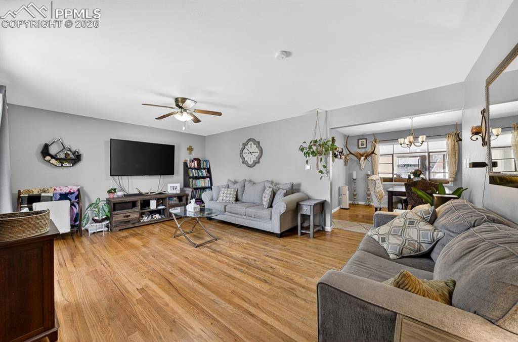 433 Ponderosa DR, Colorado Springs, CO 80911