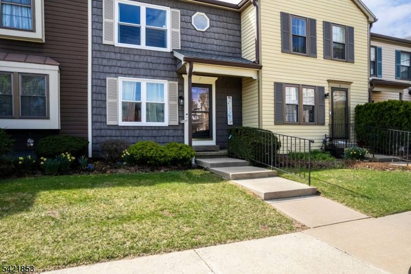 7 Great Horned Owl Ct, Allamuchy Twp., NJ 07840