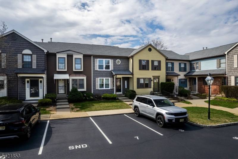 7 Great Horned Owl Ct, Allamuchy Twp., NJ 07840