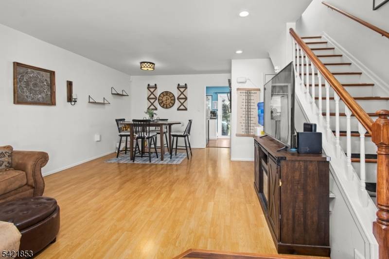 7 Great Horned Owl Ct, Allamuchy Twp., NJ 07840