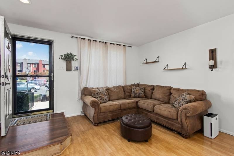 7 Great Horned Owl Ct, Allamuchy Twp., NJ 07840