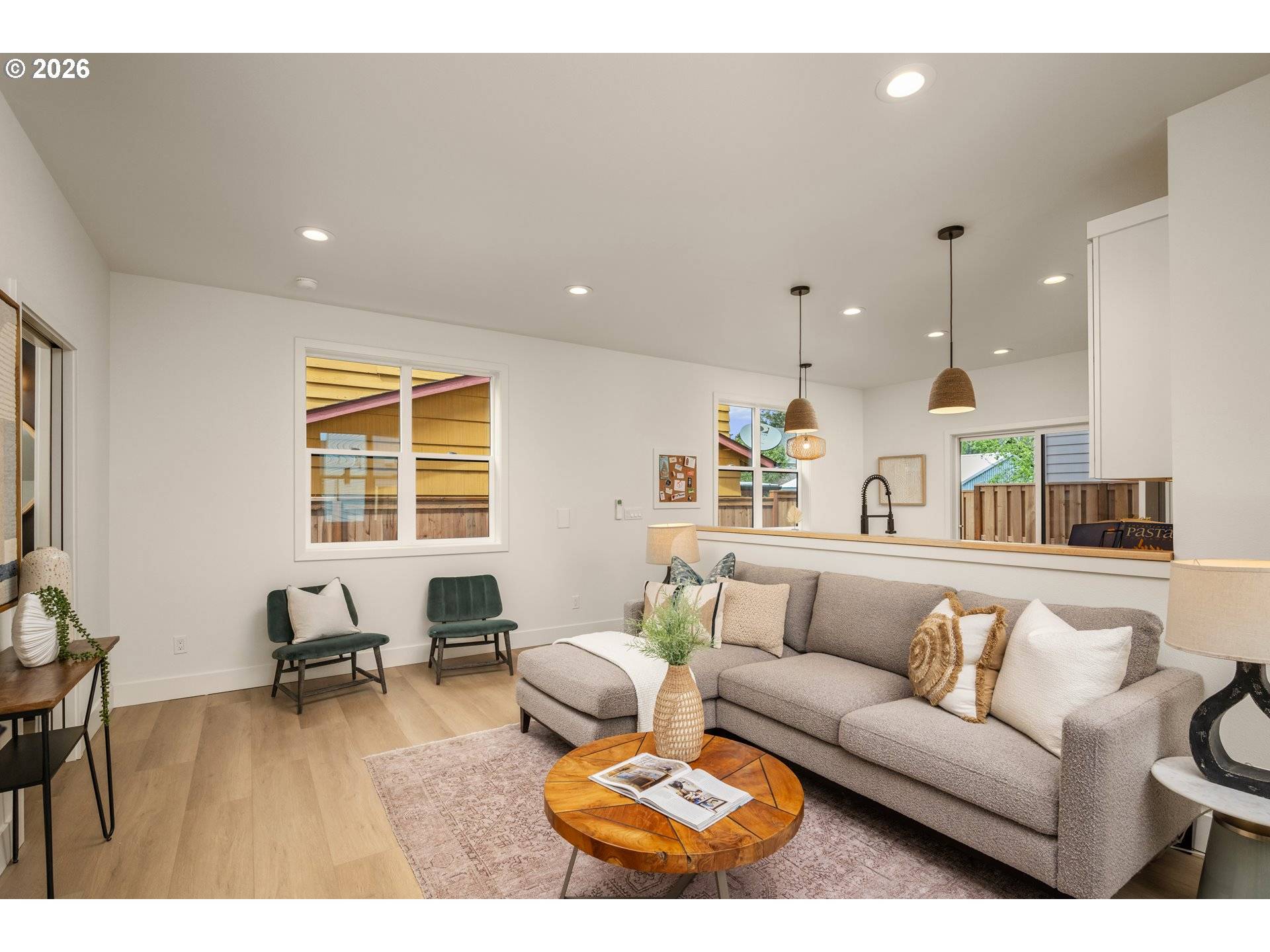 6949 N Burr AVE, Portland, OR 97203